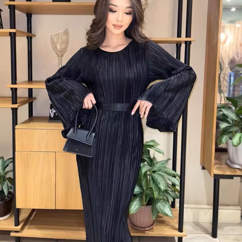đ Ny elegant klĂ€nning med utsvĂ€ngda Ă€rmar â tidlös & smickrande!
