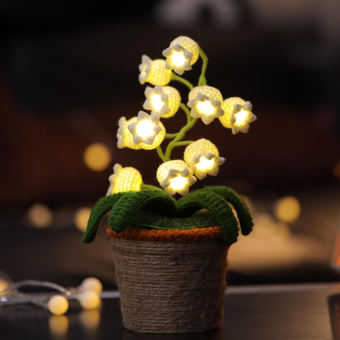 Lily Glow virkad lampa