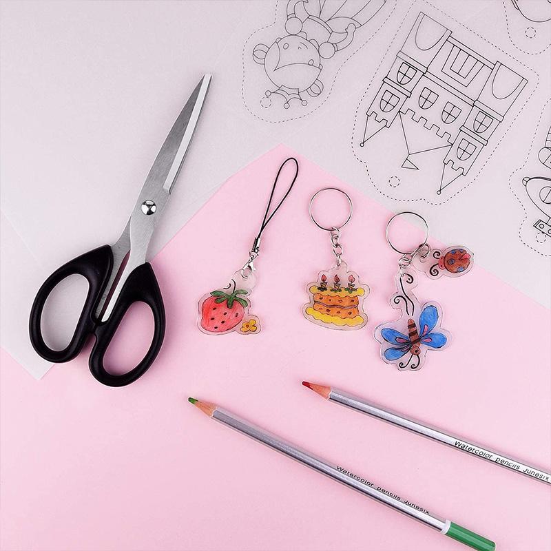 DIY Shrinky Dinks nyckelringsset – kreativ barnaktivitet och perfekt som partygåva