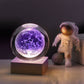 🥳2026 HOT SALE🥳💞50 000+ SÅLDA!💫🌌 Ta med galaxen in i ditt rum. 3D-kristallkula nattlampa – 50 % RABATT! ✨🌙