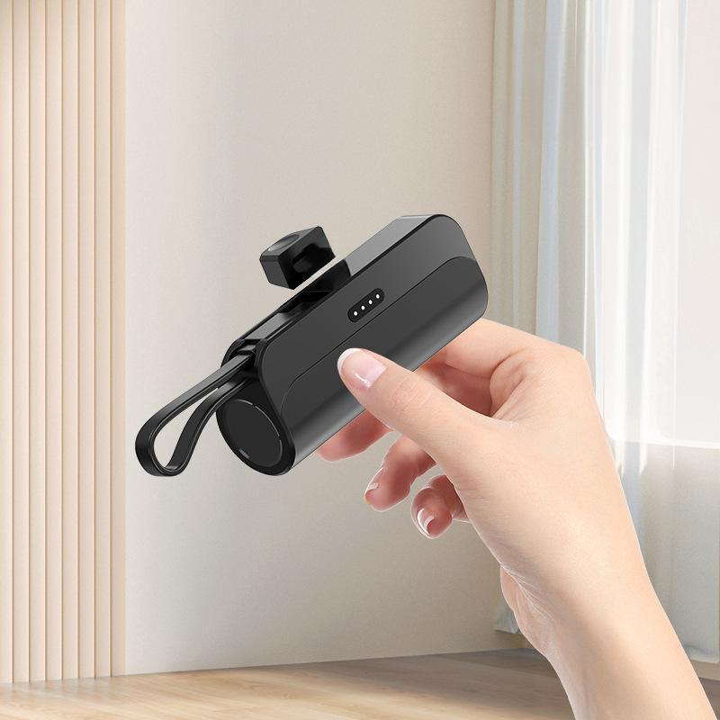 ⌛Reducerad med 67% 🔥Bärbar Powerbank med Hög Kapacitet och Inbyggda Kablar 🔋🔌 - Alltid Beredd för Laddning på Resan! 🚀