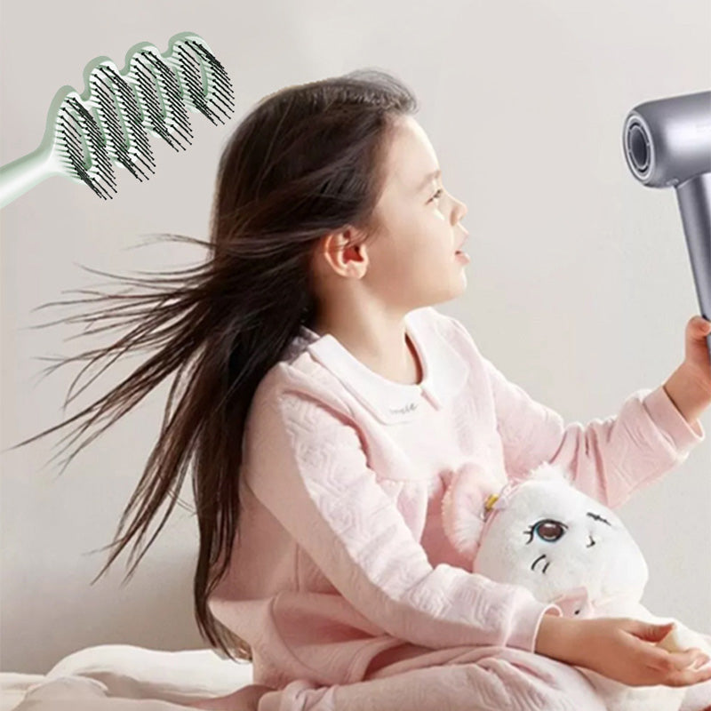Böjd hårborste med ventilation