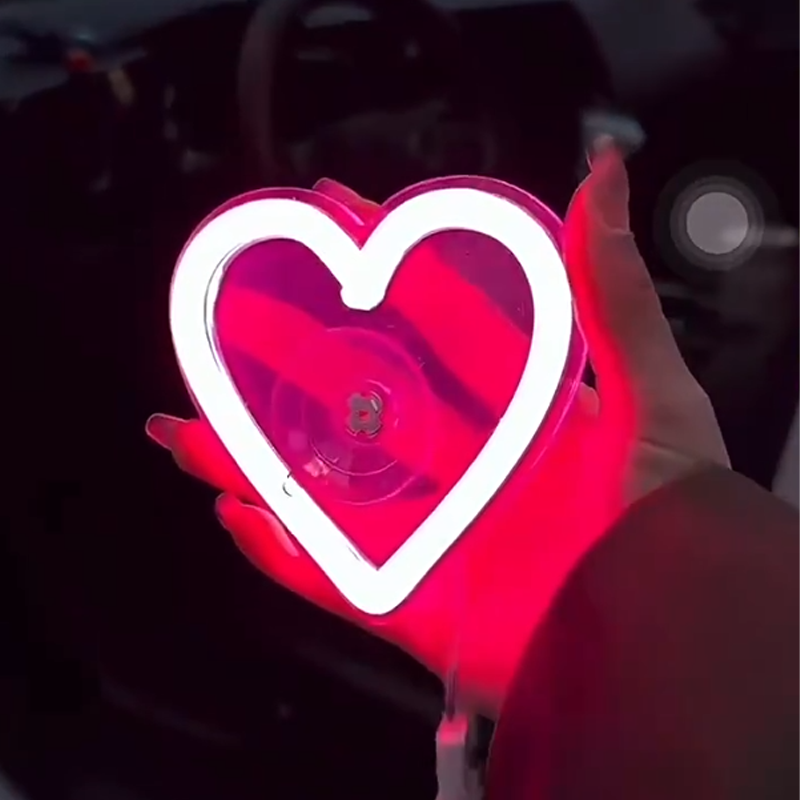 Trådlös hjärtformad atmosfärslampa för bilen