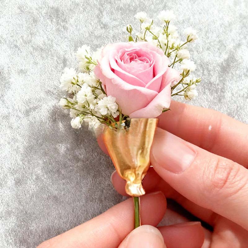 Bärbar blomsterbrosch Nål