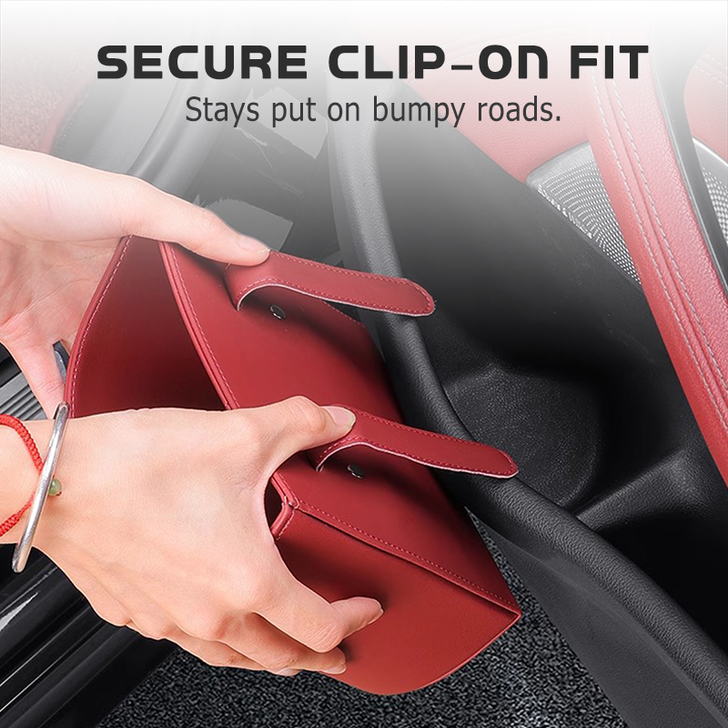 🥳 2026 STORSÄLJARE 🥳💞 ÖVER 50 000 SÅLDA! 🚗🧺 50 % RABATT! Mugghållare i PU-läder för bildörr – bred öppning, enkel åtkomst till dryck och mobil. Säkert clip-on-fäste. Slitstark och stilren. 🛡️✨