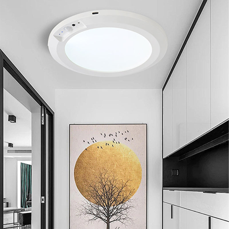 Magnetisk rörelsedetektor taklampa med fjärrkontroll – trådlös, enkel montering och smart belysning!✨💡