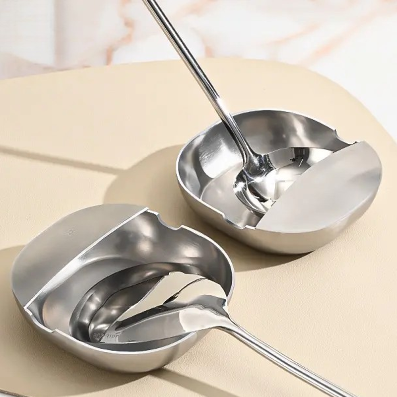 🥄 50% RABATT NU! Skedstöd i rostfritt stål – stabil U‑form, droppskydd & lättstädad – håller bänken ren och redskapen på plats 🍳✨