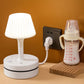 3-uttag grenuttag med 2 USB-A- och 2 USB-C-portar samt inbyggd skrivbordslampa
