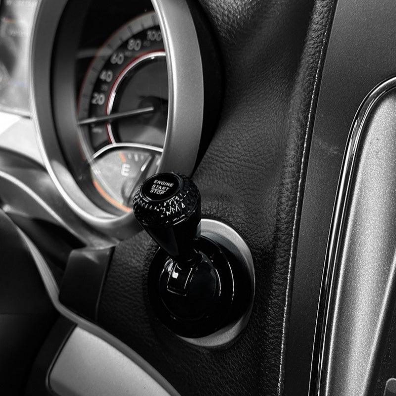 🚗Universellt skydd med vipparm för bilens startknapp